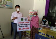Pemdes Kanawatu Salurkan BLT-DD Tahap Empat