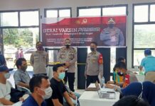 Hari ke Dua, Wakapolres Luwu Timur Pantau Kegiatan Vaksinasi di Sorowako