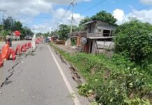 Jalan Poros Trans Sulawesi Ambles, Satu Rumah Rusak