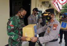 Diberlakukannya PPKM Darurat, Kapolres Luwu Timur Bagi 1000 Paket Sembako