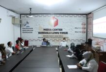 Perkuat Keterbukaan Informasi Publik, Bawaslu Luwu Timur Gelar Rapat Bersama Dinas Kominfo