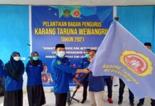 Aksi Bagi Bunga Warnai Pelantikan Karang Taruna Wewangriu “Ayo Lindungi Anak”