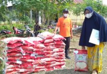 Penyaluran BB PPKM Desa Selli Dipantau Langsung Kades dan Pendamping