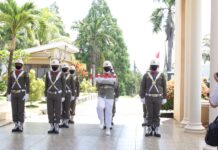 Pasca Semalam di Bawah Laut, Bendera Merah Putih Kembali ke Bupati Luwu Timur