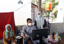 Pastikan Warga Terlayani Dengan Baik, Plt.Kadis Dukcapil Luwu Utara Pantau Langsung Pelayanan di Desa