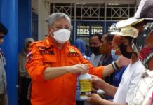 Bupati Pinrang Salurkan Pupuk Organik di Halaman Kantor Camat Paleteang