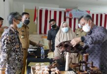 Bupati Apresiasi Pelatihan Sentra IKM Luwu Timur Libatkan Tim Ahli Furniture dan Handycraft Jogja