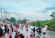 Banjir di Desa Benteng Dijadikan Tempat Wisata Dadakan, Saldi : Kemana Wakil Rakyatnya?