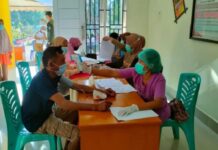 UPTD Puskesmas Mangkutana Lakukan Vaksin Sinovac Tahap Satu di Kantor Desa Sindu Agung