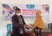 Salurkan BLT DD Periode September 2021, Pjs. Kades Takkalala : Bantuan Ini Untuk Pemulihan Ekonomi