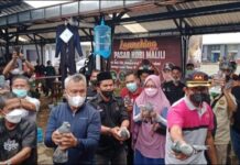 Bupati Luwu Timur Lepas Burung Merpati Tanda Peresmian Pasar Hobi Malili