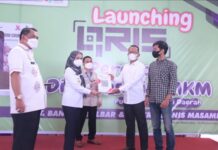 Pemulihan Ekonomi, 20 Pelaku UMKM di Sentra Bisnis Masamba Dapat Bantuan Pengguna QRIS