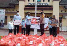 Kapolres Luwu Utara Terima Bantuan Dari PT. Sampoerna Untuk Warga Terdampak Covid-19