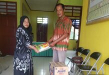 Wujud Kepedulian, UPT SMPN 6 Satap Sabsel Salurkan Bantuan Korban Banjir Walmas