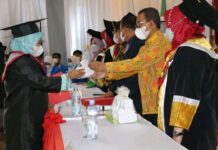 Sekda Luwu Timur Hadiri Wisuda 114 Mahasiswa Stikes Batara Guru