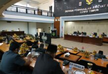 Pemda Luwu Timur Serahkan Program Pembentukan Perda ke DPRD