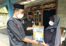 Sedekah Jumat ASN Setda Sasar Warga Dusun Balimas Desa Lakawali