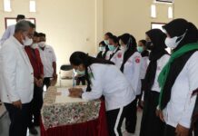 Ketua PMI Luwu Timur Lantik Pengurus KSR-PMI Unit 001 STIKES Batara Guru