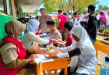 Antusias Ikuti Vaksin Massal, 700 Santri Pesantren As’adiyah Belawa dan Warga Desa Pattimang di Vaksin