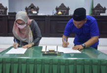 Bupati dan Wakil Ketua DPRD Luwu Utara Tandatangan Perda P3D