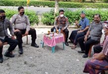 Toleransi Beragama, Kapolsek Sukamaju Bersama Pemuda Agama Hindu Lakukan Pam Perayaan Ibadah Natal