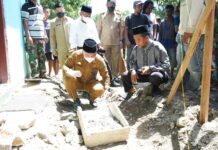 Bupati Luwu Timur Letakkan Batu Pertama Pembangunan Masjid Al Muslimin