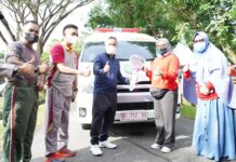Senam Bersama, Bupati Budiman Serahkan Mobil Ambulance