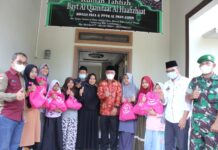 Bupati Luwu Timur Bersama Forkopimda Serahkan Paket Sembako di Rumah Tahfidz