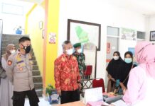 Bupati Luwu Timur Sidak Kantor Camat BurauÂ