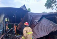 Satu Rumah Panggung di Mangkutana Terbakar