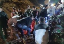 Polres Morut Bersama TNI dan Pihak PT.GNI Berjibaku Evakuasi Korban Longsor