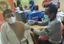 Ketua Bawaslu Luwu Timur Vaksin Booster Covid-19