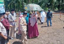 Ketua Fraksi PAN Luwu Utara Dampingi Bupati Lakukan Peletakan Batu Pertama Masjid Nurul Muttaqin