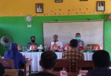 Lakukan Kunker di SDN 192 Salobongko, Kadisdikbud Luwu Utara : Guru Harus Beradaptasi dengan Digitalisasi