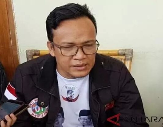 Di Polling Twitter, Netizen Minta Denny Siregar Ditangkap