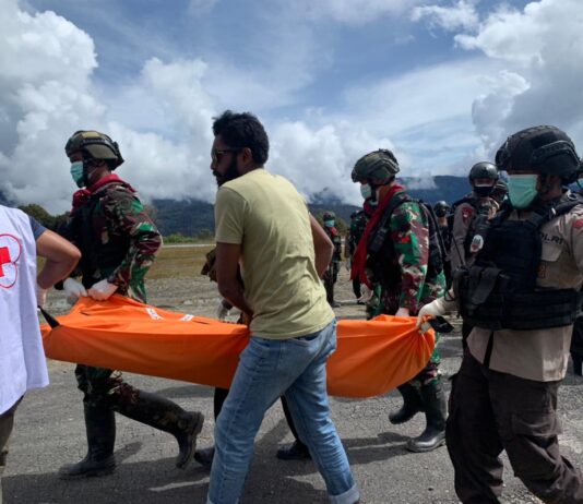 Ops Damai Cartenz Berhasil Evakuasi 8 Korban Penembakan KKB