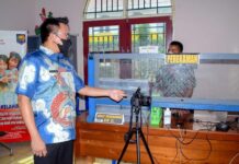 Sidak Dukcapil dan Dinas Penanaman Modal PTSP, Bupati Morut : Beri Kenyamanan Masyarakat Yang Berurusan