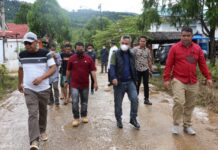 Tinjau Korban Banjir, Budiman : Segera Cari Titik Masalahnya