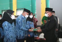 Bupati Lutim Serahkan SK Pengangkatan PNS Formasi 2019 dan CPNS Formasi 2021