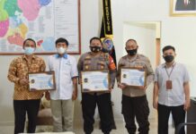 Polres Morowali Utara Terima Piagam Penghargaan dari Ombudsman RI