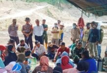 Hingga Sore Pendemo Tutup Akses ke PT. GNI, Sekda Morut Turun Tangan