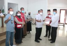 Bupati Budiman Serahkan SK Pengurus PMI se-Luwu Timur