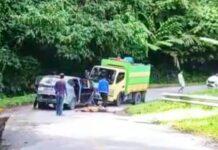 Tabrakan Minibus VS Truck di Mangkutana