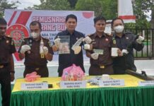 Putusan Inkrah, Kajari Luwu Utara Musnahkan Barang Bukti Perkara Tindak Pidana Umum