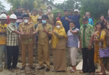 Camat Towuti Lakukan Peletakan Batu Pertama Pembangunan Pastori Gereja GPIL Langkea Raya