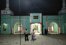 Bukti Pelayanan Kepada Masyarakat, Polsek Baebunta Laksanakan PAM Sholat Tarawih di Masjid