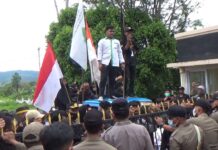 Puluhan Mahasiswa Juga Demo, Disambut Anggota DPRD Luwu Timur