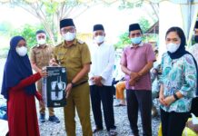 Bupati Delis Berikan Bantuan kepada para UMKM
