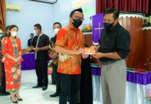 Perayaan Jumat Agung Umat Kristiani, Bupati Berikan Insentif Pendeta se-kabupaten Morut