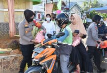 Jelang Buka Puasa, Polres Morowali Utara Bagikan 150 Paket Takjil